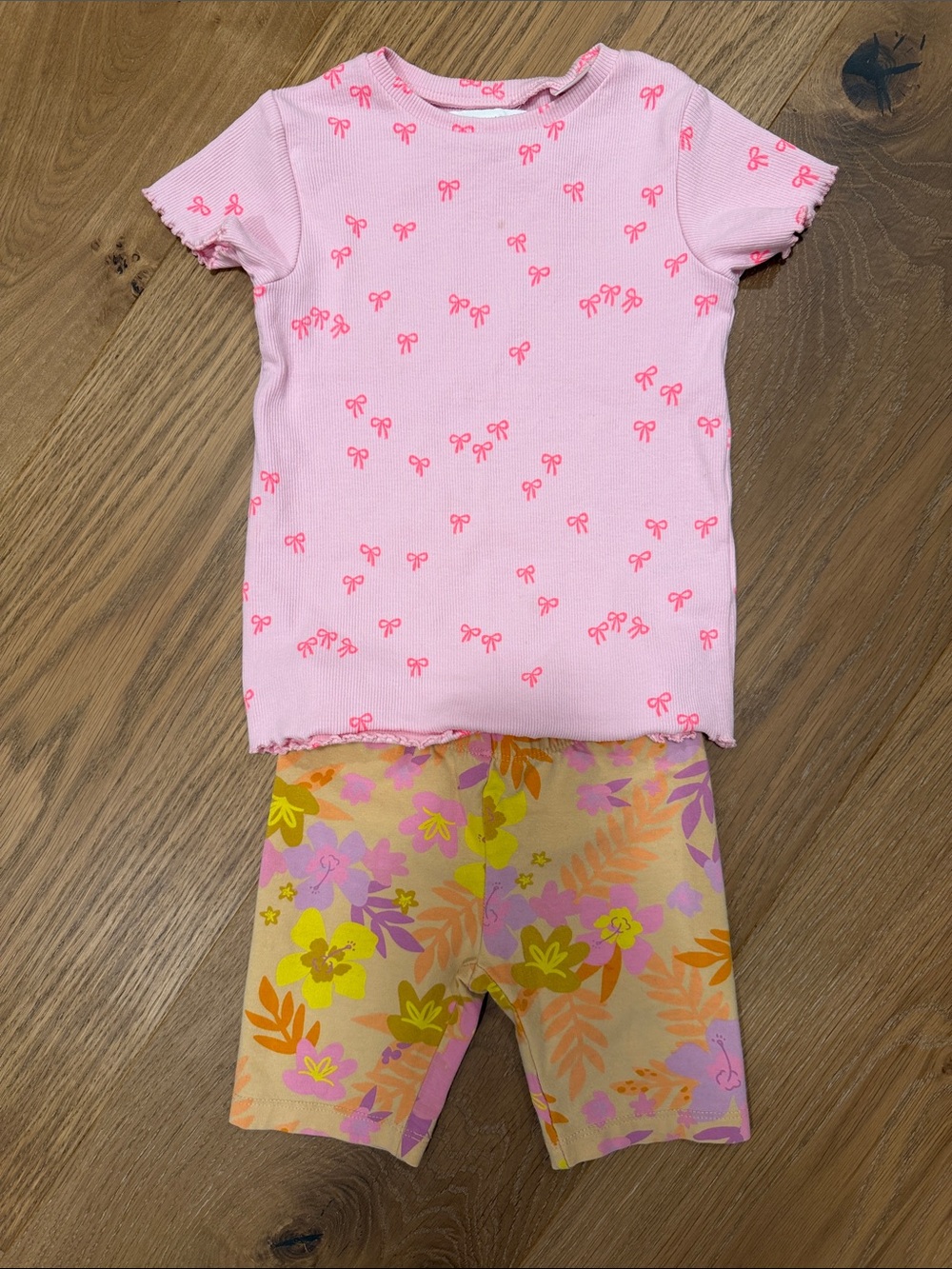 Zara Pink Bow Print Tee with Multicolor Floral Shorts Pajama Set